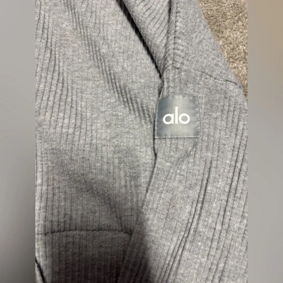 ALO Yoga Muse MATCHING SET - Picture 7 of 12